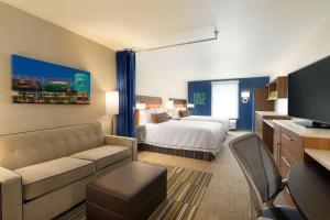 Queen Studio with Two Queen Beds - Non-Smoking room in Home2 Suites By Hilton Glendale Westgate