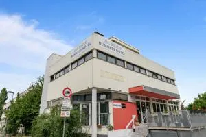 Businesshotel Lemon Suites Self Check-in Messe Airport mit Küche - Monteure willkommen - 武夫斯根