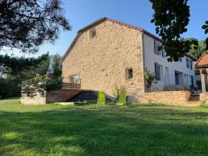 Aux sources du Paradis Classé 4 étoiles SPA d'été - Corgirnon