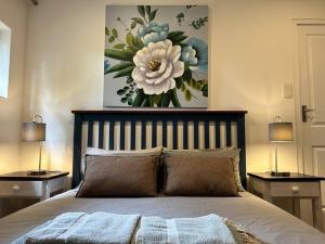 Big Fish Seaside Cottage, Sleeps 10 Guests in 5 Bedrooms