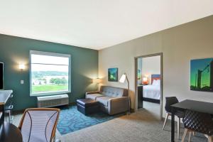 King Suite - Hearing Access/Non-Smoking room in Home2 Suites by Hilton Rochester Mayo Clinic Area