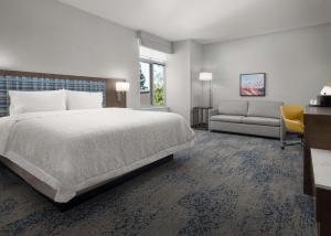 King Room with Sofa Bed - Non-Smoking room in Hampton Inn & Suites El Cajon San Diego
