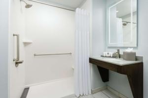 King Studio room in Bluff Hotel Savannah Historic District Ascend Hotel Collection