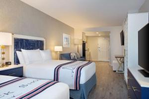 Junior Suite with Two Queen Beds and Mobility Accessible Tub room in Tapestry By Hilton Fenwick Island De