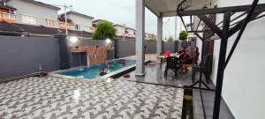 Rania Homestay With Private Pool Seri Iskandar Perak Near UTP UITM - Teronoh