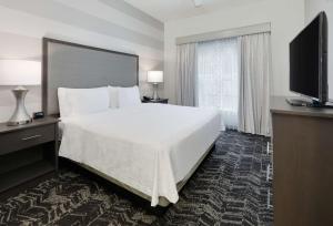 Two Bedroom Suite with One King and Two Queen Beds - Non-Smoking room in Homewood Suites by Hilton Saint Louis-Chesterfield