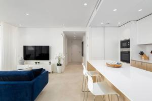 Stunning 2 bedroom Palo Alto, pool + gym RDR304