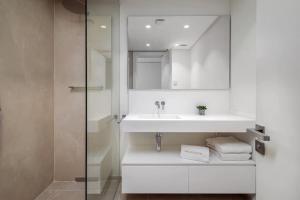 Stunning 2 bedroom Palo Alto, pool + gym RDR304