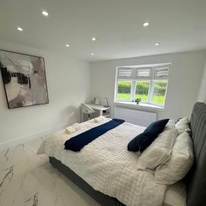 Entire home in Nottingham for family, friends and contractors