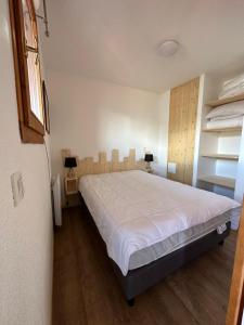 Appartement 4-6 personnes à Valmeinier 1800 résa du samedi au samedi avec piscine intérieure chauffée