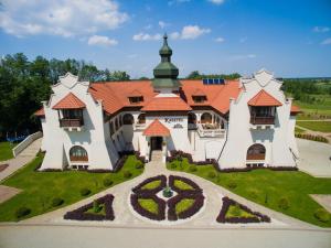 3 hvězdičkový hotel Hotel Kasztel Rzezawa Polsko