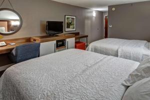 Queen Room with Two Queen Beds - Non-Smoking room in Hampton Inn Tullahoma