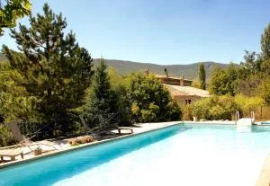 Le Moulin de la Viorne, gîte avec piscine au cœur de la nature en Haute-Provence - Séderon
