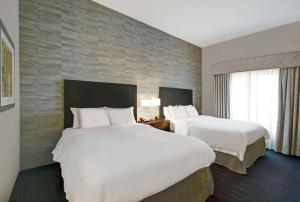 Queen Room with Two Queen Beds room in Hampton Inn and Suites Robbinsville