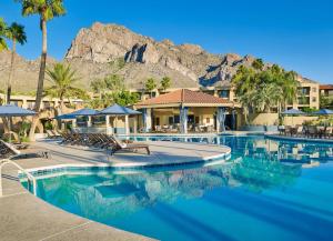 Non-Smoking King Room with Pool View room in El Conquistador Tucson A Hilton Resort