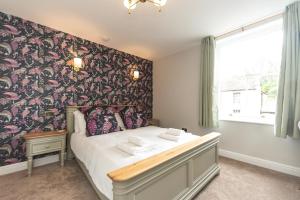 The Bell Chime, renovated 3 bedroom cottage in Matlock