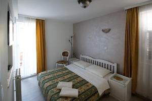 Apartments and Rooms Degra