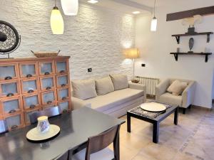 Mona Suites