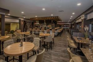 Hilton Winnipeg Airport Suites