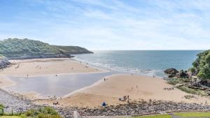 9_306B Redcliffe Apartments, Caswell Bay