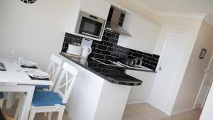 9_304 Redcliffe Apartments, Caswell Bay