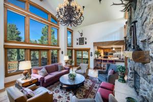 Silverview at Highlands Home: Mountain Luxury