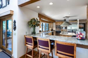 Silverview at Highlands Home: Mountain Luxury