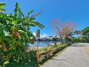 Surf House - Paddleboards - Canoes -1 mile to Wilton Manors