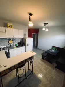 Departamento entero c/cochera - Pocito