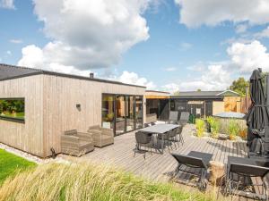 8 person holiday home in Hejls-By Traum