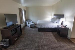 Suite room in Cobblestone Hotel & Suites-Sheldon