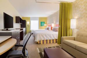 Queen Studio with Two Queen Beds - Non-Smoking room in Home2 Suites By Hilton Youngstown