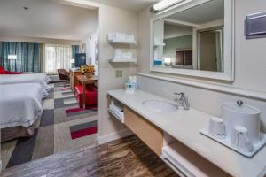Room with Two Queen Beds - Non-Smoking room in Hampton Inn San Francisco Airport