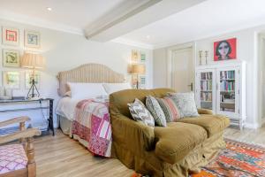 Solar Power French Country Cottage on Table Mountain