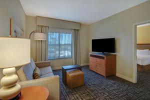 Suite with Two Queen Beds and Tub - Mobility and Hearing Access/Non-Smoking room in Homewood Suites Dallas-Frisco