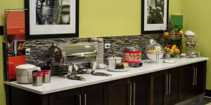 Hampton Inn & Suites East Gate Regina