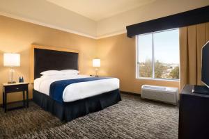 One-Bedroom King Suite with Sofa Bed room in DoubleTree by Hilton Hotel Oklahoma City Airport