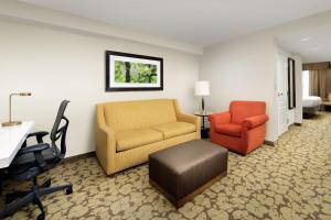 Junior King Suite with Sofa Bed room in Hilton Garden Inn Frederick