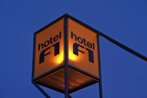 Hotels hotelF1 Le Luc le Cannet des Maures : photos des chambres