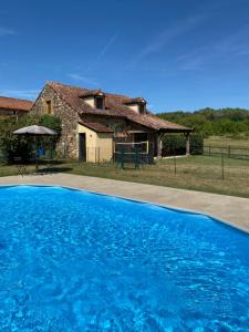 Maisons de vacances Peaceful, comfortable retreat with pool : Maison 2 Chambres