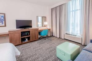 King Room with Roll-in Shower - Mobility Accessible - Non-Smoking room in Hampton Inn & Suites Panama City Beach-Beachfront