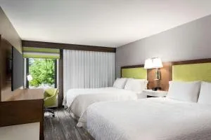 Hampton Inn Milwaukee Brookfield - اوكونوموووك