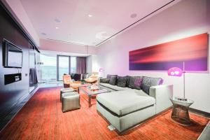 Intimo Palms Place Penthouse