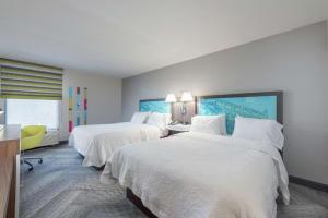 Room with Two Queen Beds - Non-Smoking room in Hampton Inn Tampa-Veterans Expressway