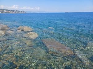 Appartamento con terrazza fronte mare
