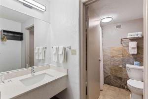 Queen Room with Two Queen Beds - Non-Smoking room in Quality Inn Pecos