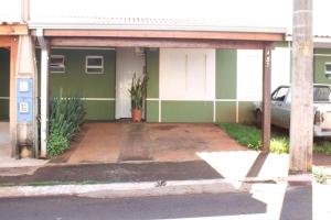 Casa 02 Quartos Condomínio Aceita Pet