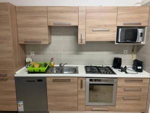 F5 -5 bedrooms Apt- Residence Hasnaoui avec parking Oran Algeria