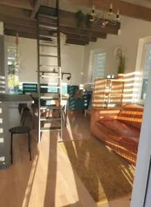 Anna's Home - Bernāti