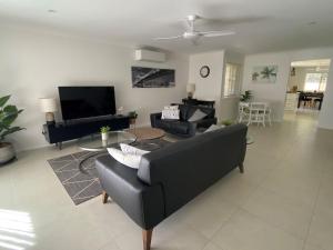 5 Bullando Street Warana QLD